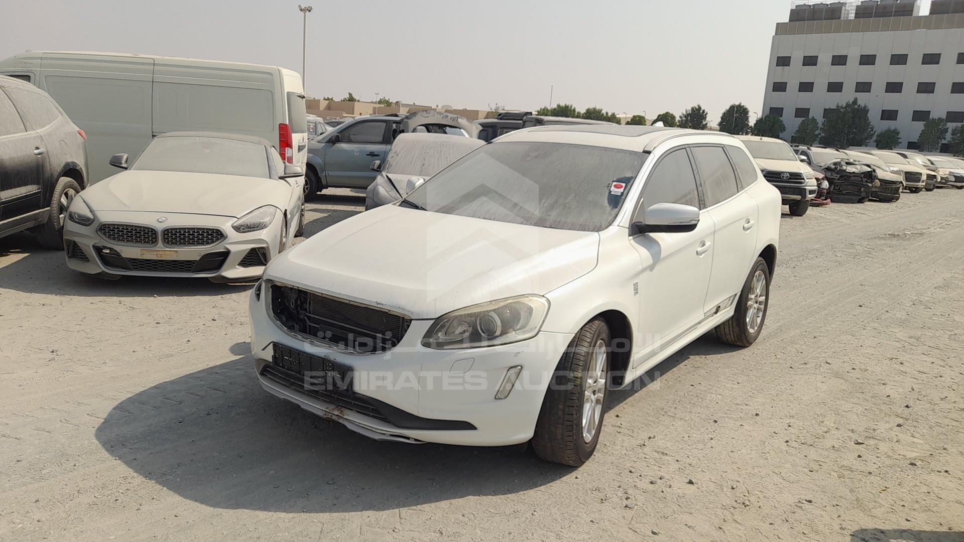 2014 VOLVO XC 60 VIN: YV147HDZ0E2558389