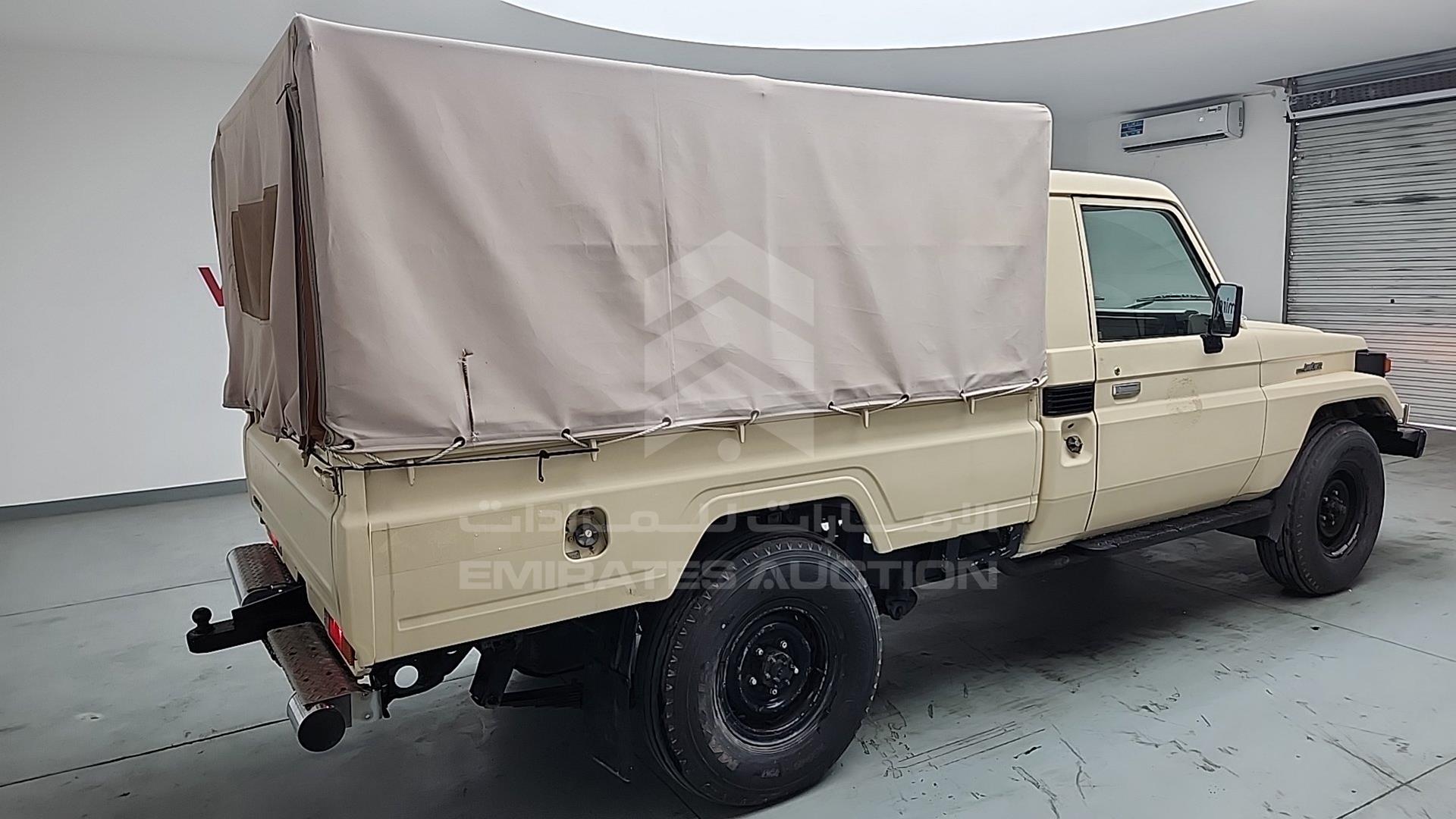 2000 TOYOTA LAND CRUISER VIN: JTFLJ71JXY8000683
