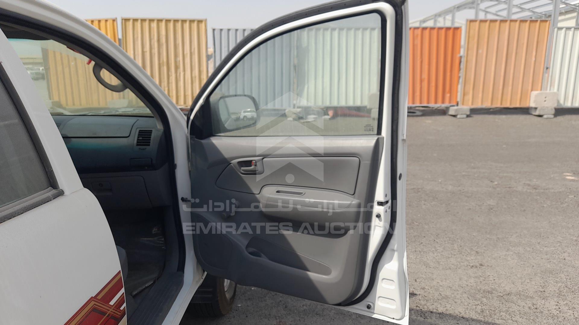 2009 TOYOTA HILUX VIN: MR0FX22G491317638