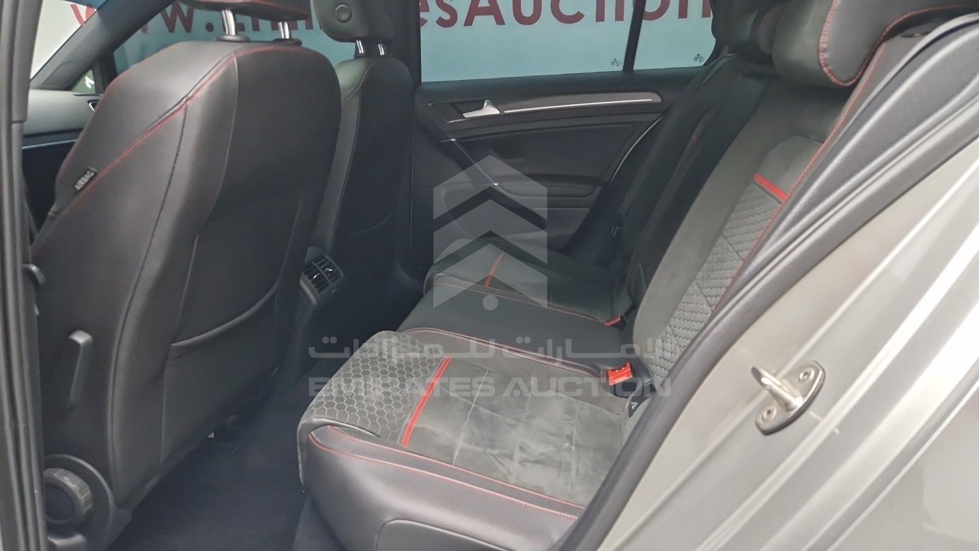 2018 VOLKSWAGEN GOLF VIN: WVWFL2AU7JW034126