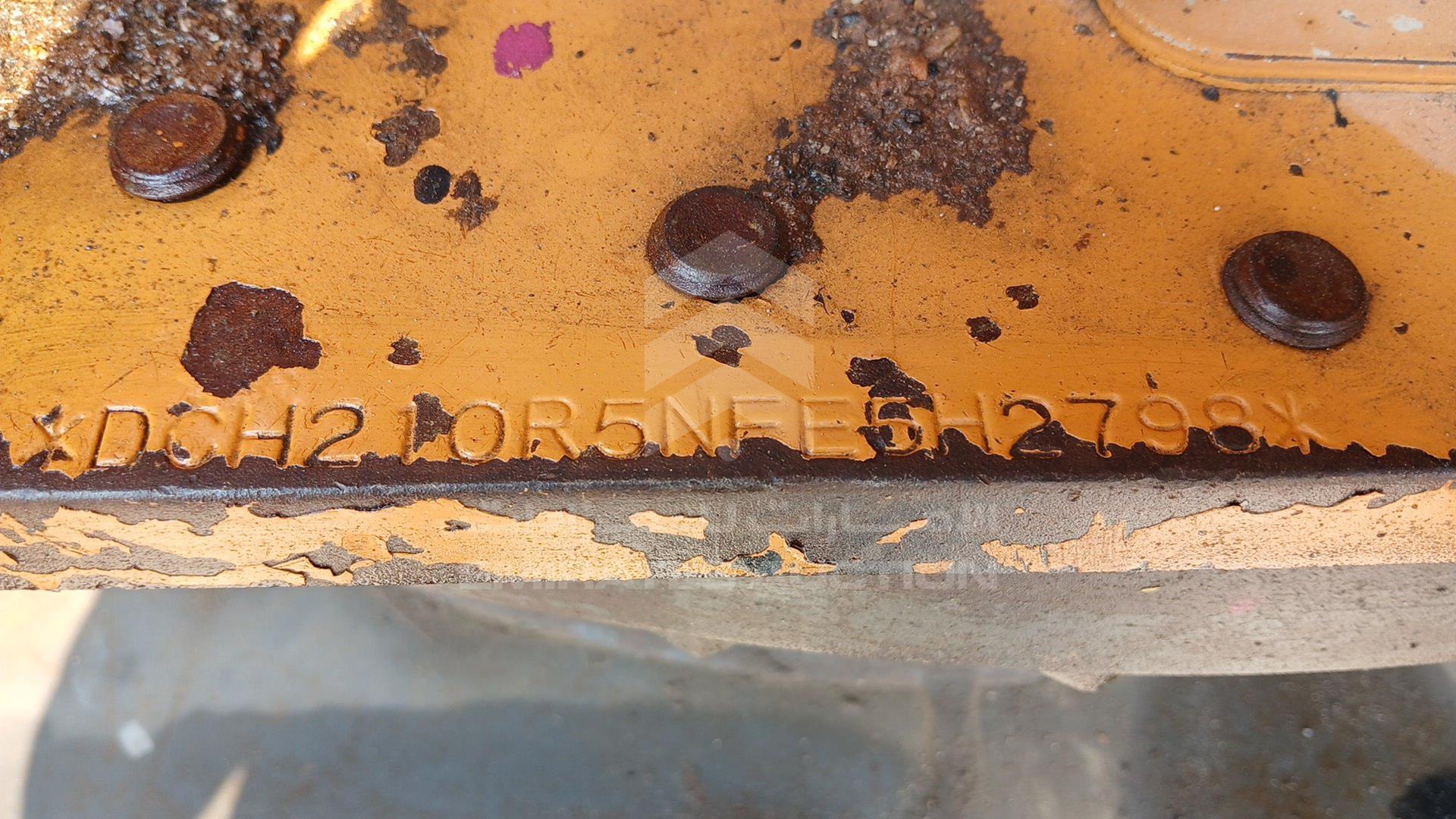 2015 CASE --- VIN: DCH210R5NFE5H2798