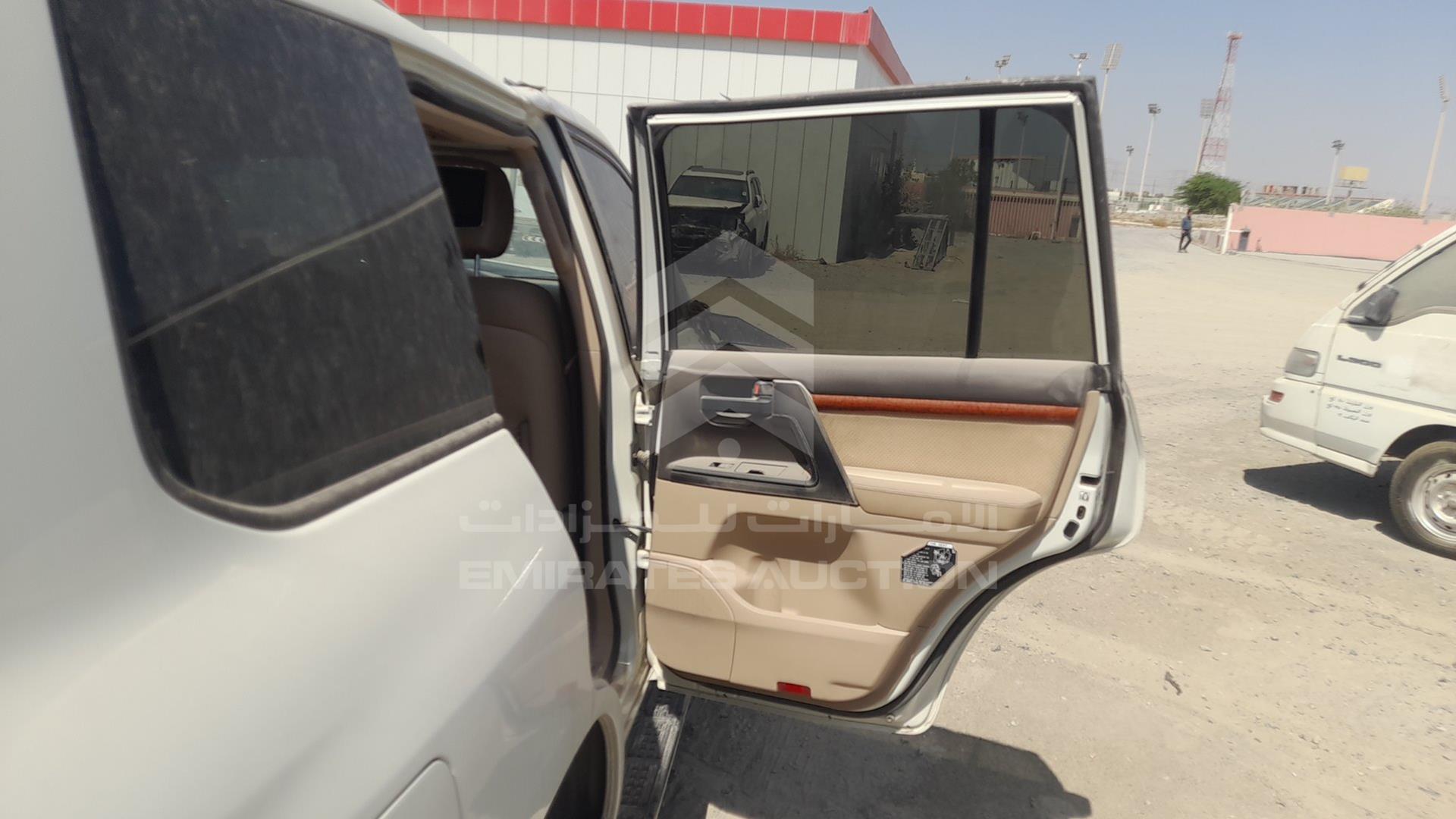 2015 TOYOTA LAND CRUISER VIN: JTMHU09J3F5102245