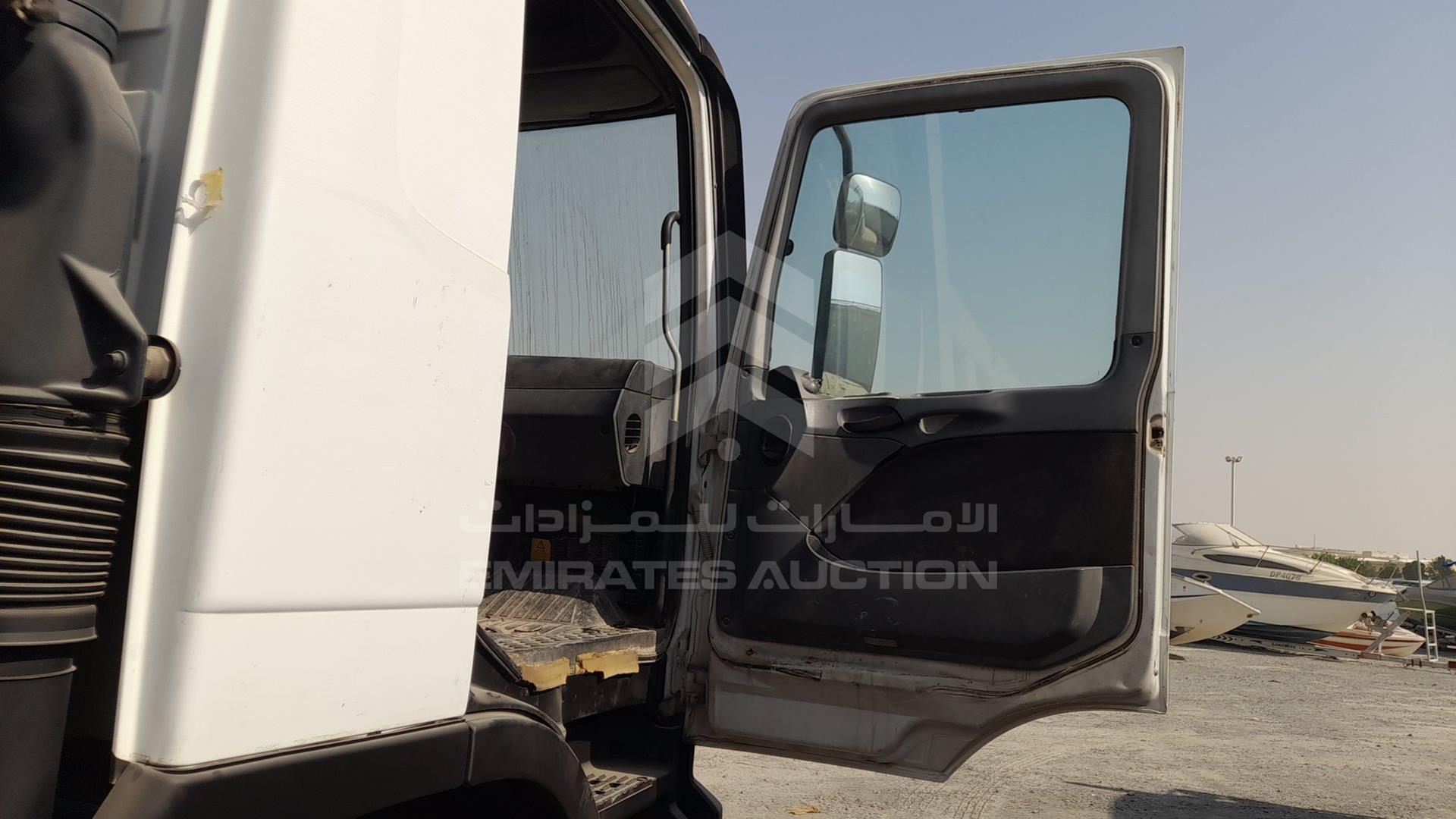 2008 MERCEDES ACTROS VIN: WDAKHCAA08L292157