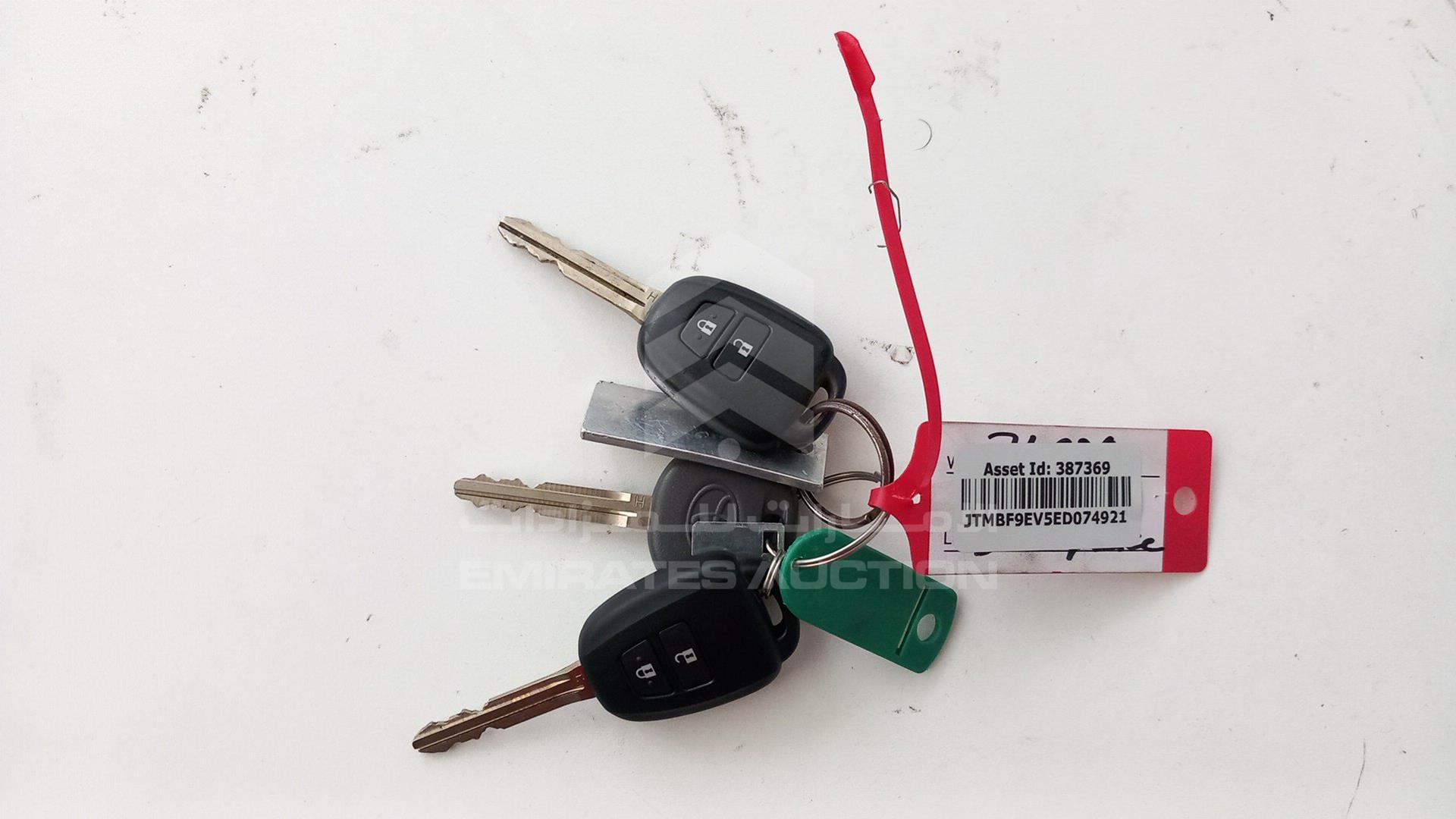2014 TOYOTA RAV-4 VIN: JTMBF9EV5ED074921