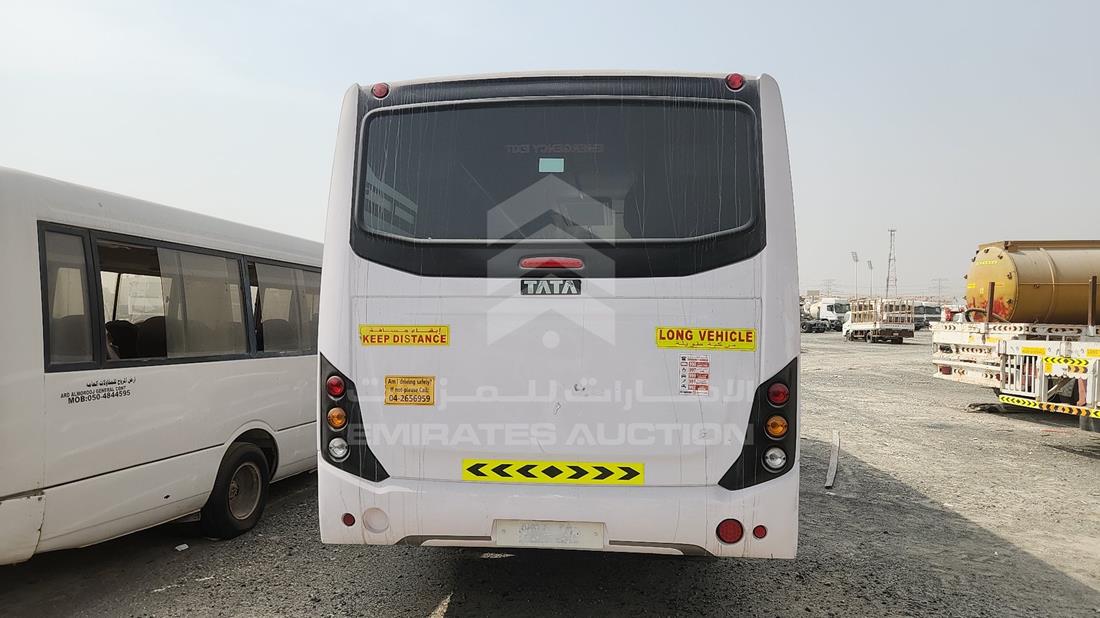 تاتا LPO 916 2026 — الزاوية الخلفية — صورة 7