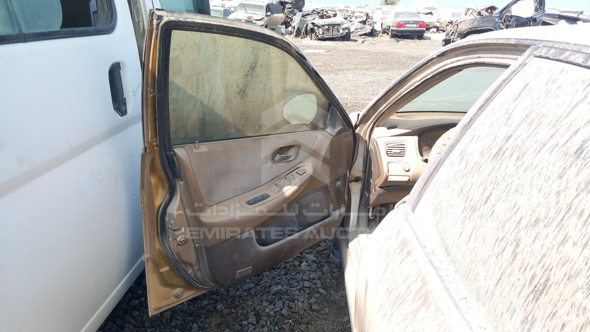2002 HONDA ACCORD VIN: JHMCF86302C402600