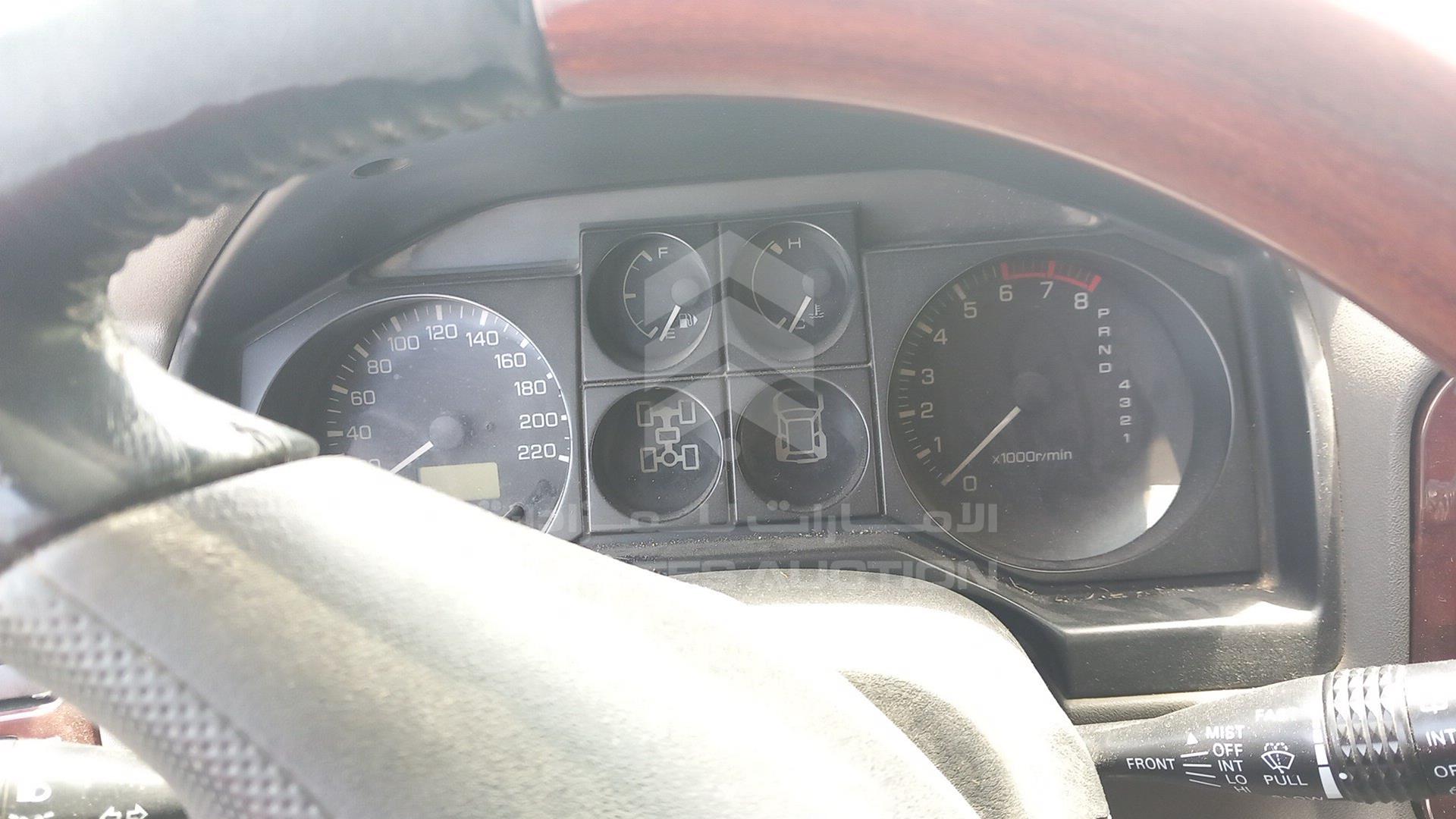 2006 MITSUBISHI PAJERO VIN: JMYLRV73W6J713137