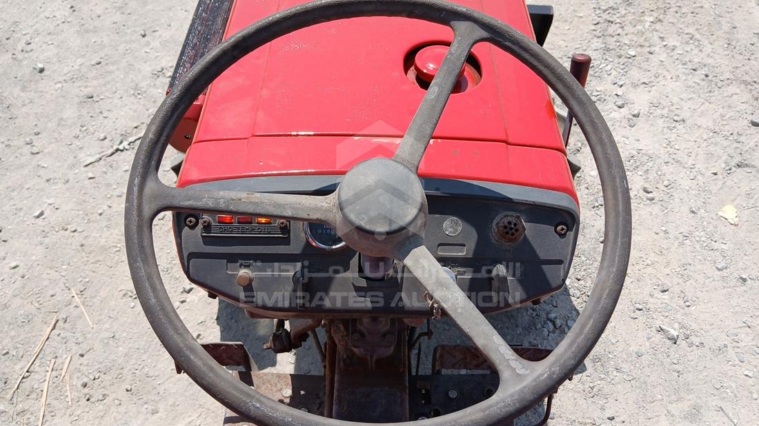 Tractor — Steering & Mounted Controls — Photo 11