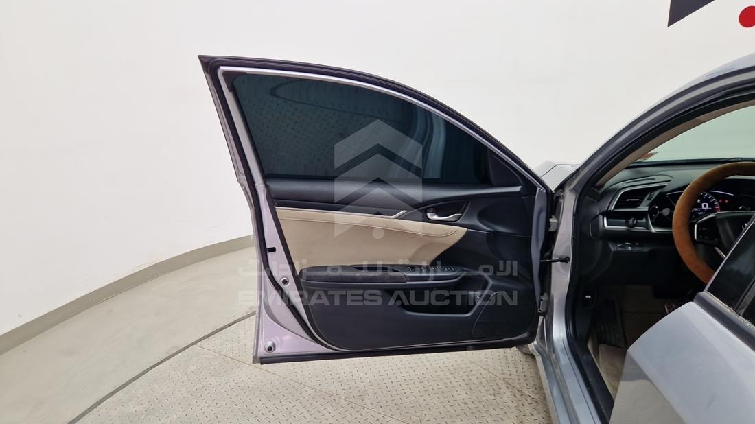 هوندا سيفيك 2021 — الباب الأمامي الأيسر — صورة 11