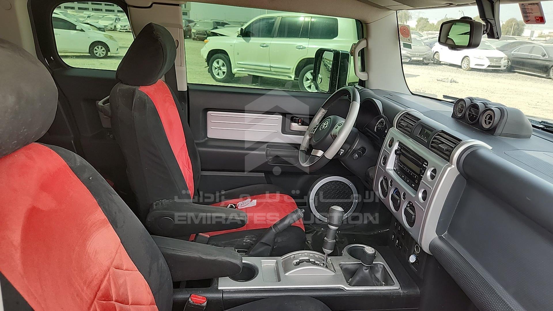 2012 TOYOTA FJ CRUISER VIN: JTEBU11F5CK125988
