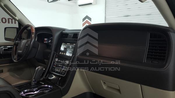 Lincoln Navigator 2017 5LMJJ3LT8HEL05455 Image 33
