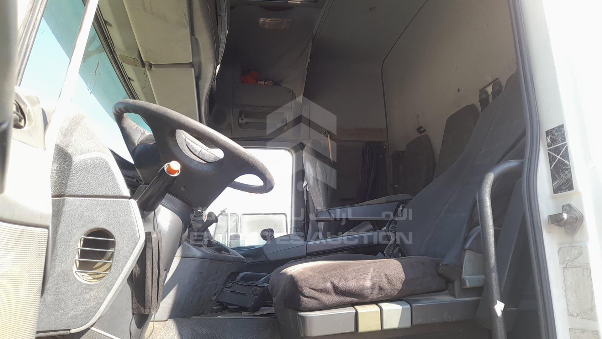 2008 MERCEDES ACTROS VIN: WDAKHCAAX8L307246