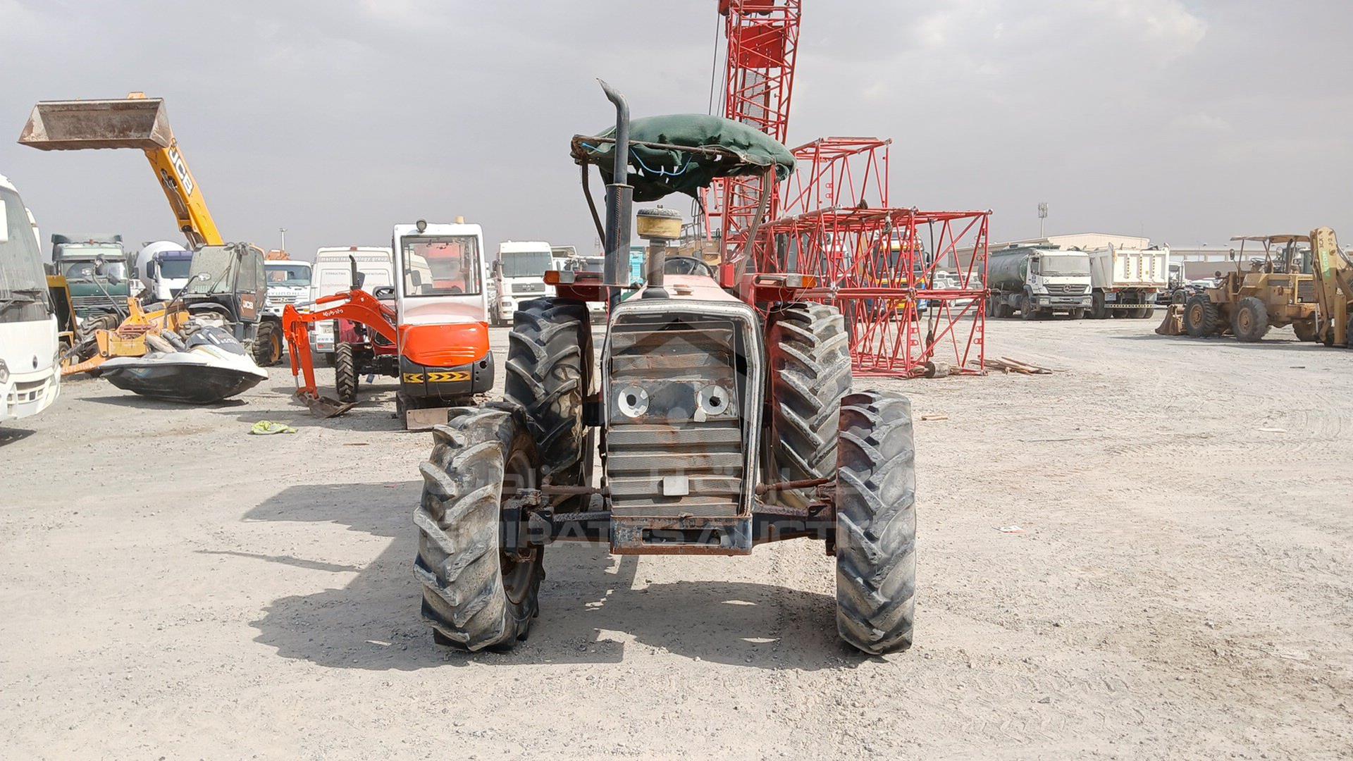 0 MASSEY FERGUSON --- VIN: LF31288U915812G