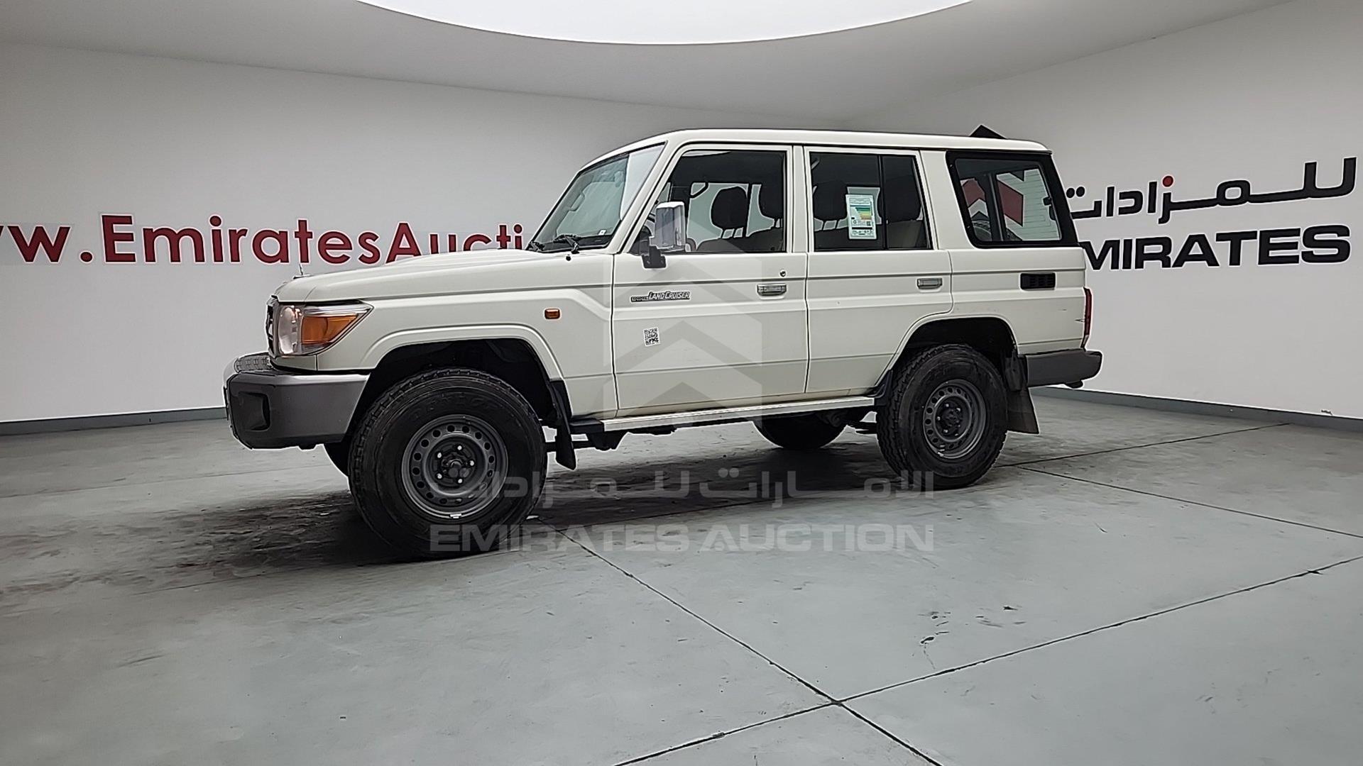 2017 TOYOTA LC 76 VIN: JTEEU73J9H4200785