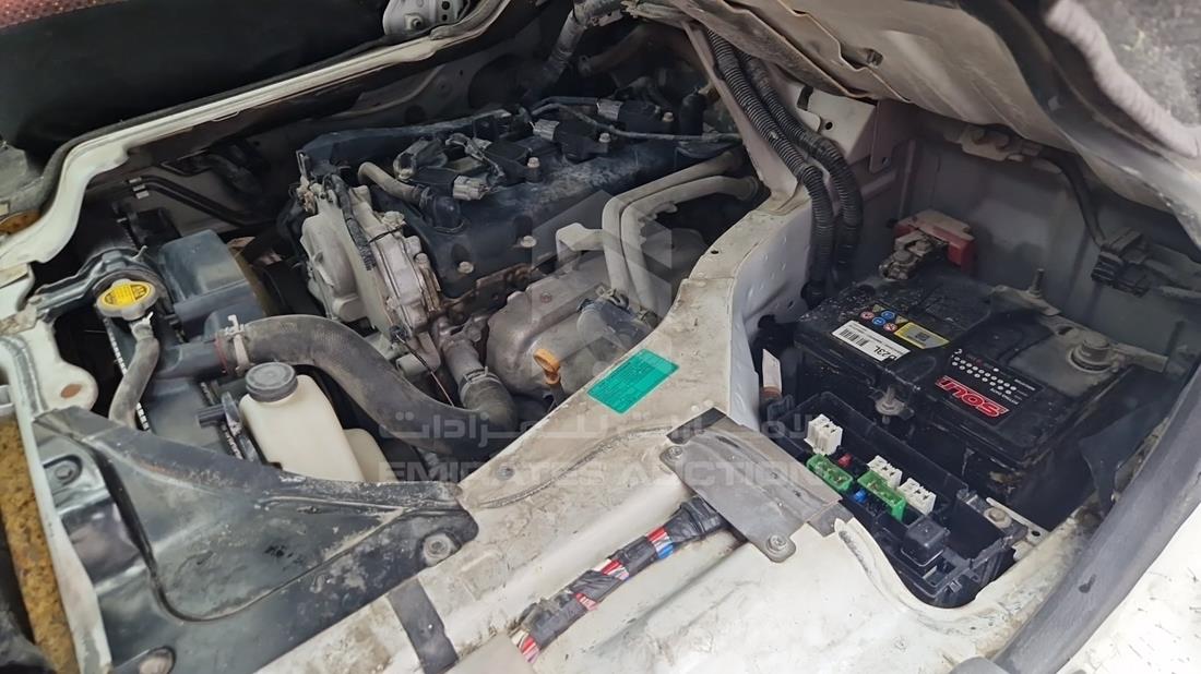 2016 Nissan Urvan — Engine Bay — Photo 22