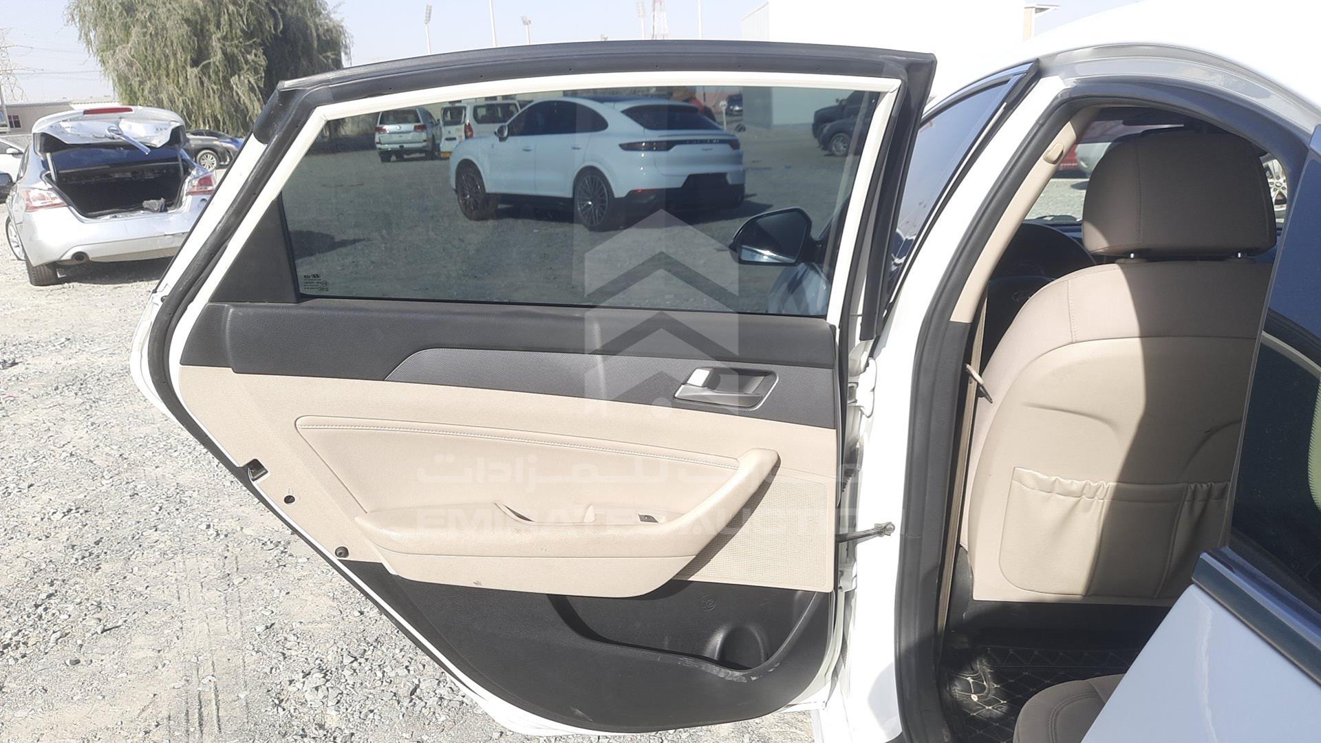 2018 HYUNDAI SONATA VIN: KMHE241G1JA419355