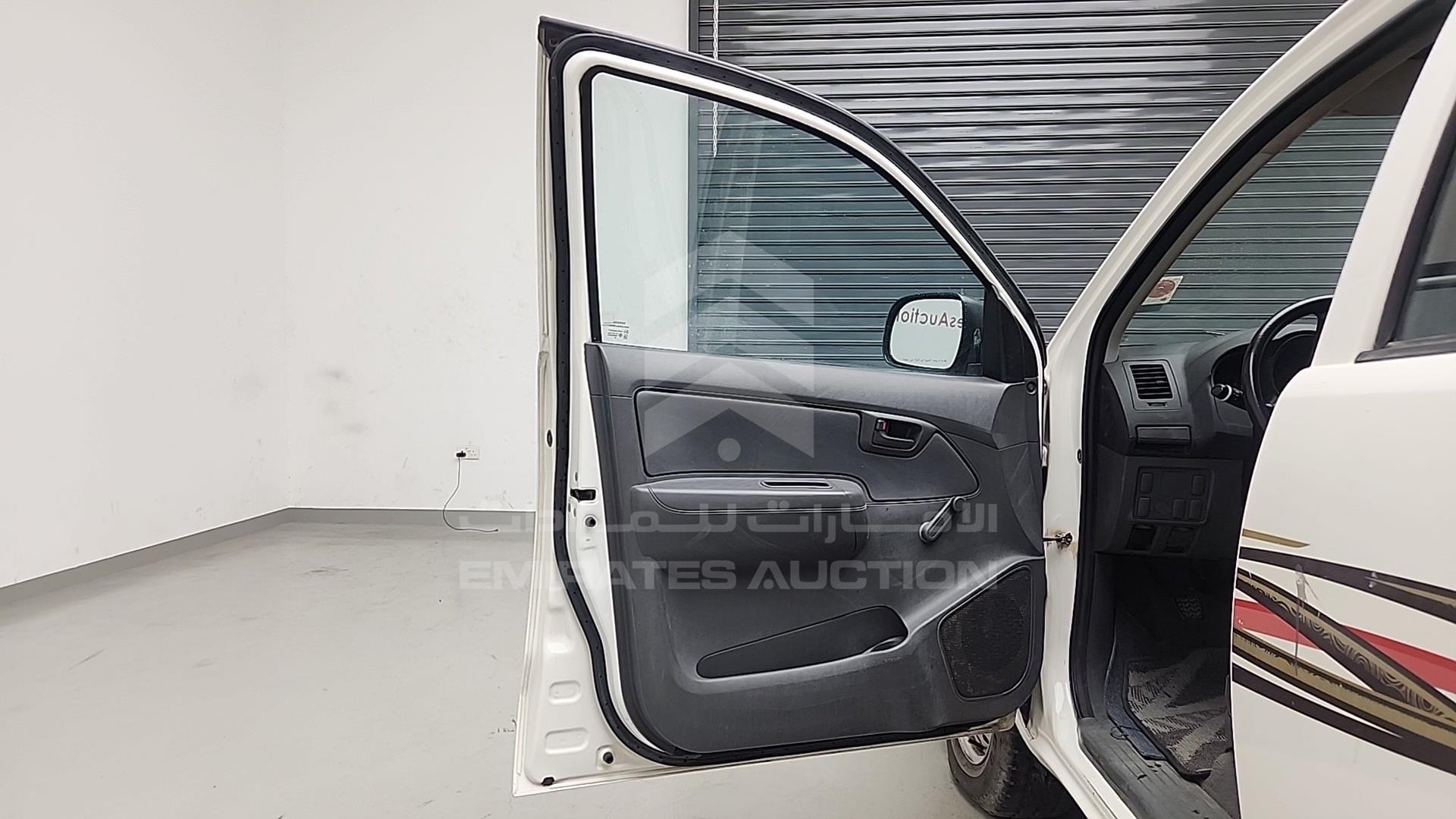 2015 TOYOTA HILUX VIN: MR0EW12G6F3032433