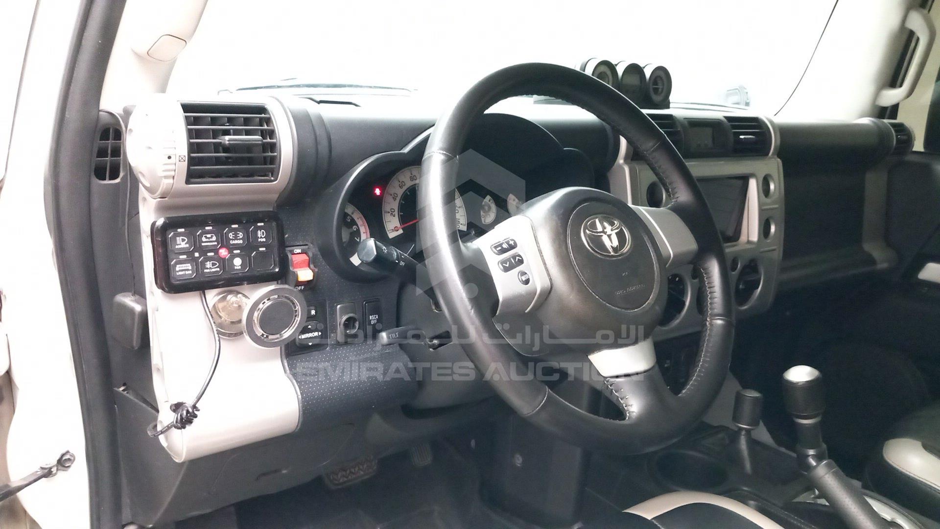 2009 TOYOTA FJ CRUISER VIN: JTEBU11F29K059425