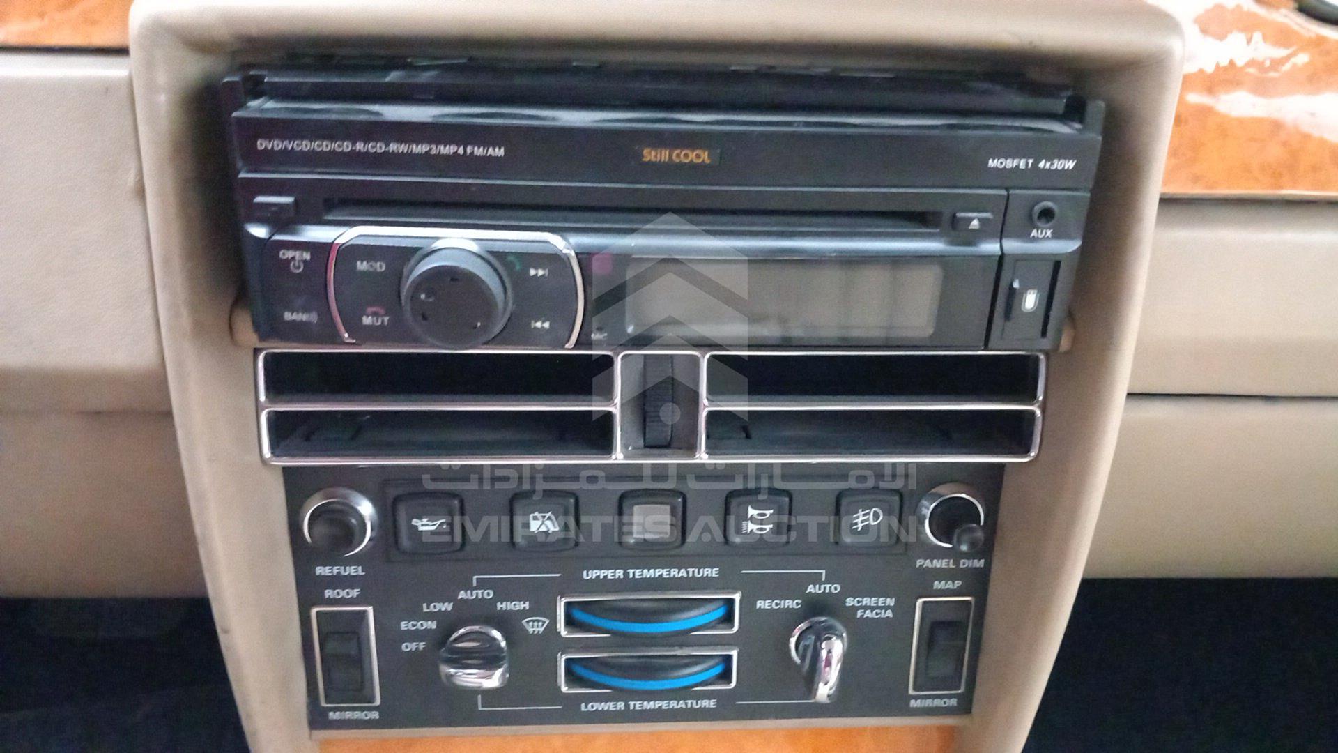 1990 ROLLS-ROYCE SILVER SPUR VIN: SCAZN02A2LCX32977