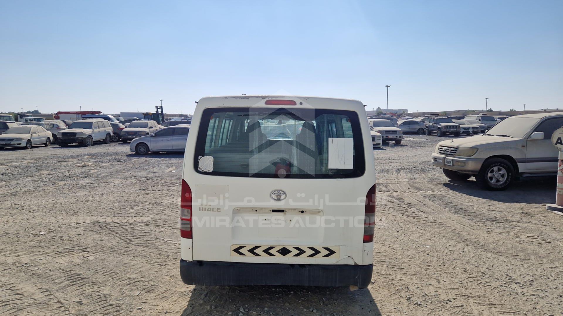 2011 TOYOTA HIACE VIN: JTGJX02P9B0040044