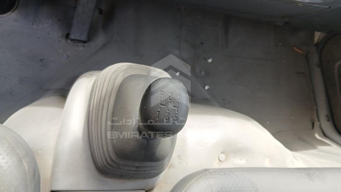 2009 Isuzu Reward NP — Gear View — Photo 18
