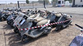 20 Scooter - Scrap without document — Front Left Angle — Photo 4 — Thumbnail