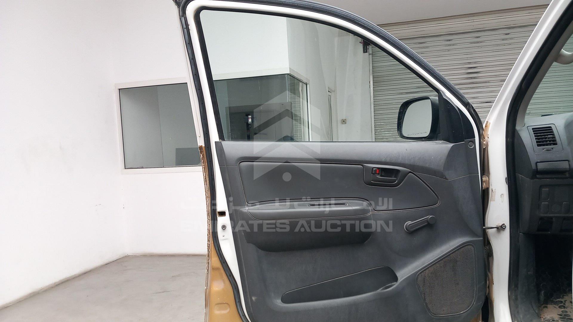 2013 TOYOTA HILUX VIN: MR0FX22G6D1360368