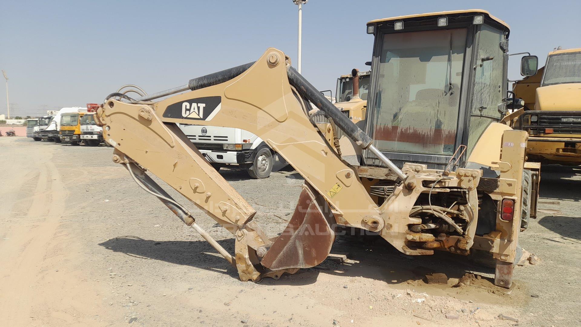 2015 CATERPILLAR 422F VIN: CAT0422FALYF00157
