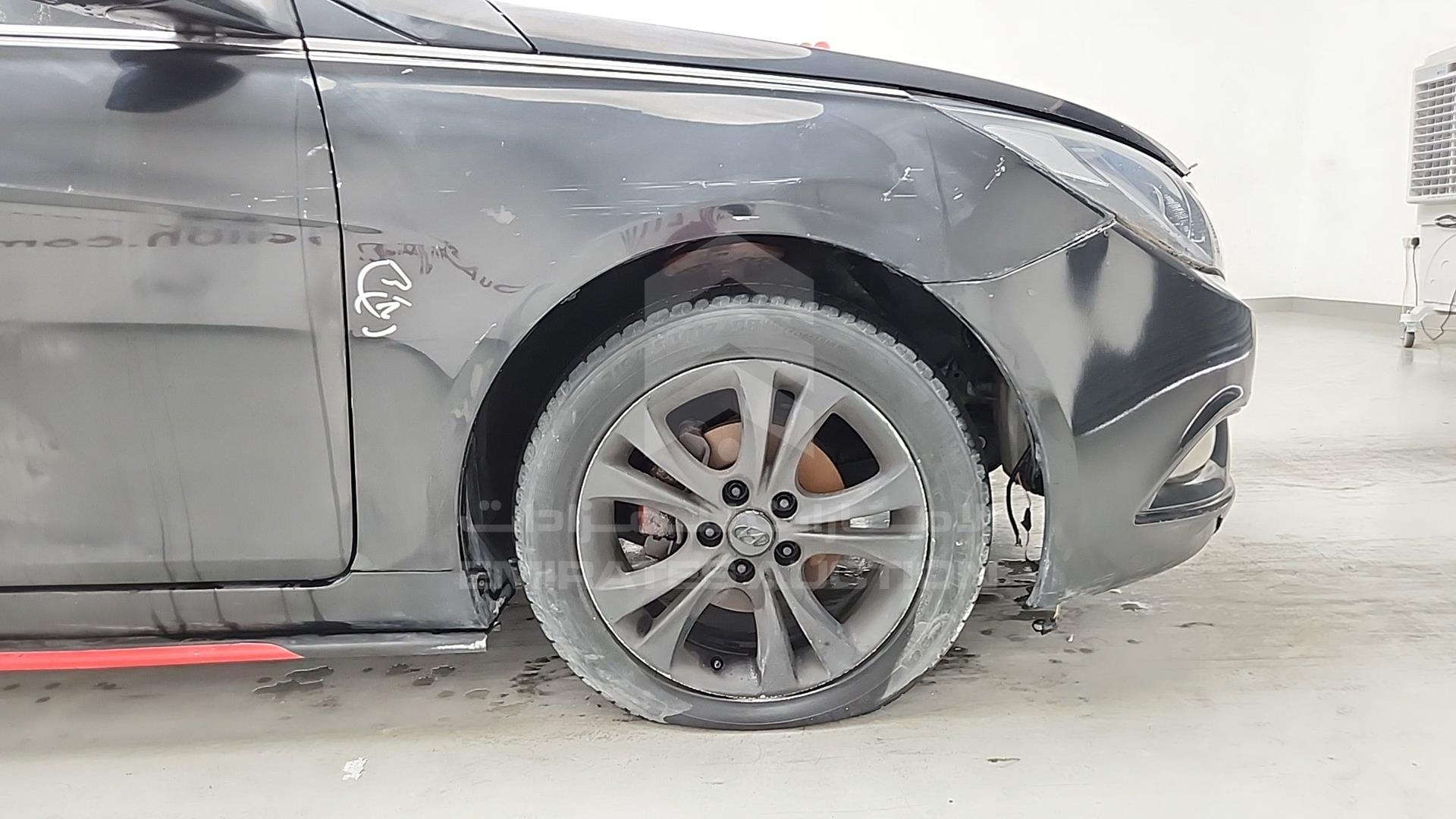 2012 HYUNDAI SONATA VIN: KMHEB41C0CA288080