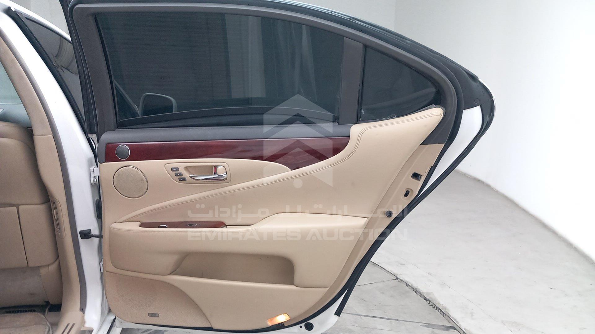 2009 LEXUS LS 460 L VIN: JTHGL46F205027078