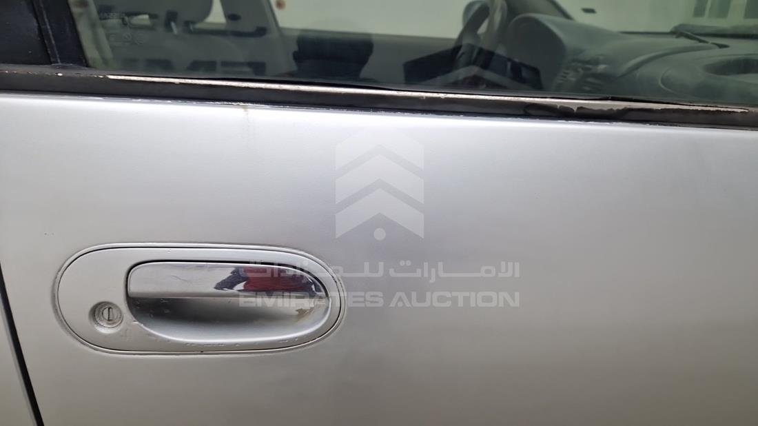 نيسان صني 2001 — الباب الأمامي الأيمن — صورة 26