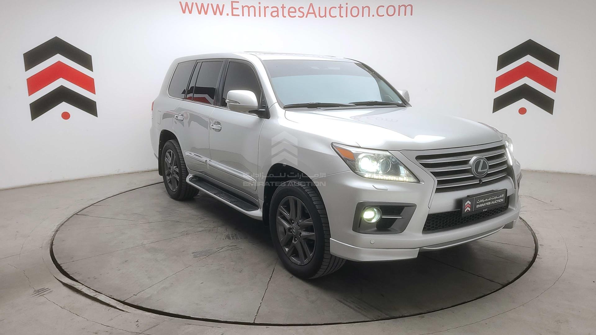 2014 LEXUS LX 570 VIN: JTJHY00W2E4138734