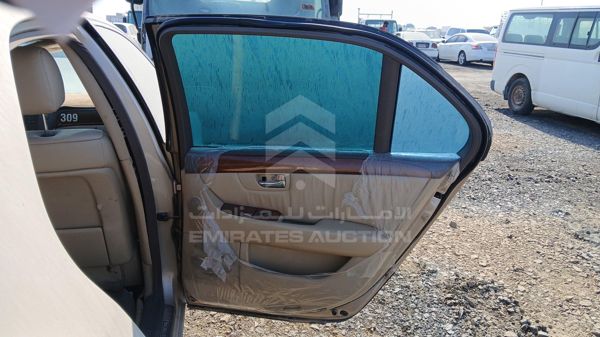 2001 LEXUS LS 430 VIN: JTHBN30F110047666
