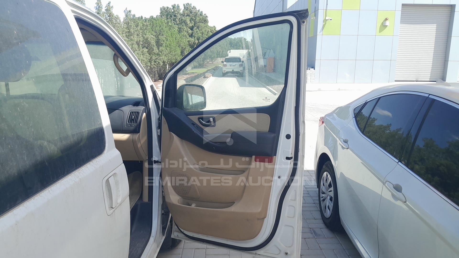 0 HYUNDAI H1 VIN: KMHWH81RXCU454375