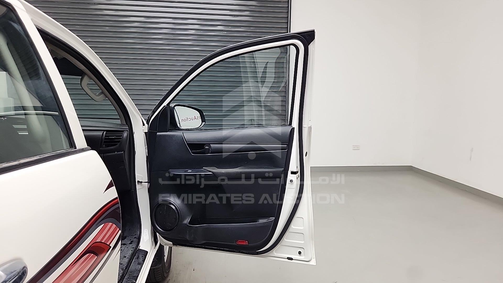 2023 TOYOTA HILUX VIN: MR0DB9CD9P5004089