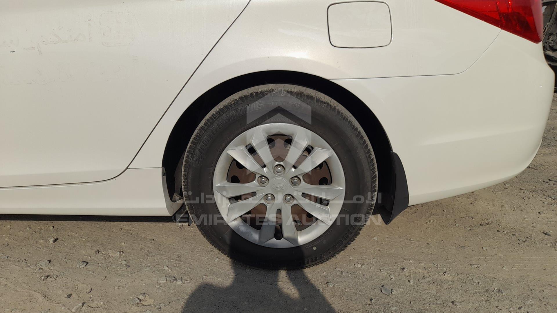 2011 HYUNDAI SONATA VIN: KMHEB41C8BA264933