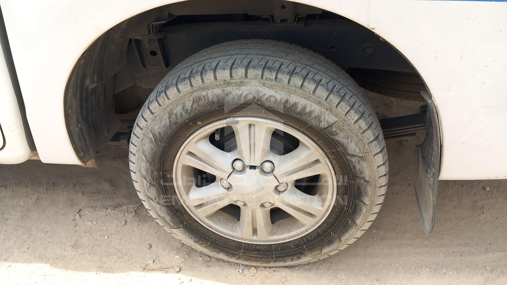 2015 ISUZU D-MAX VIN: MPAEL3317FT013569