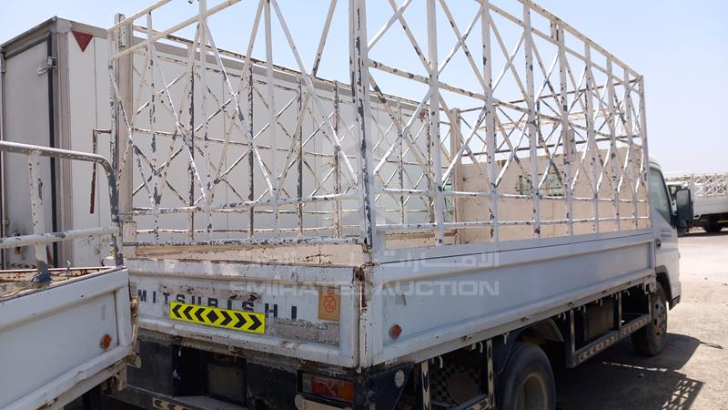 JL7B6E1P4FK007419 Auction: EmiratesAuction Lot: 408779 JL7B6E1P4FK007419 Mitsubishi Canter 2015 WHITE Photo 9
