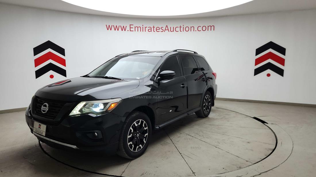 2020 Nissan Pathfinder — Front Left Angle — Photo 8