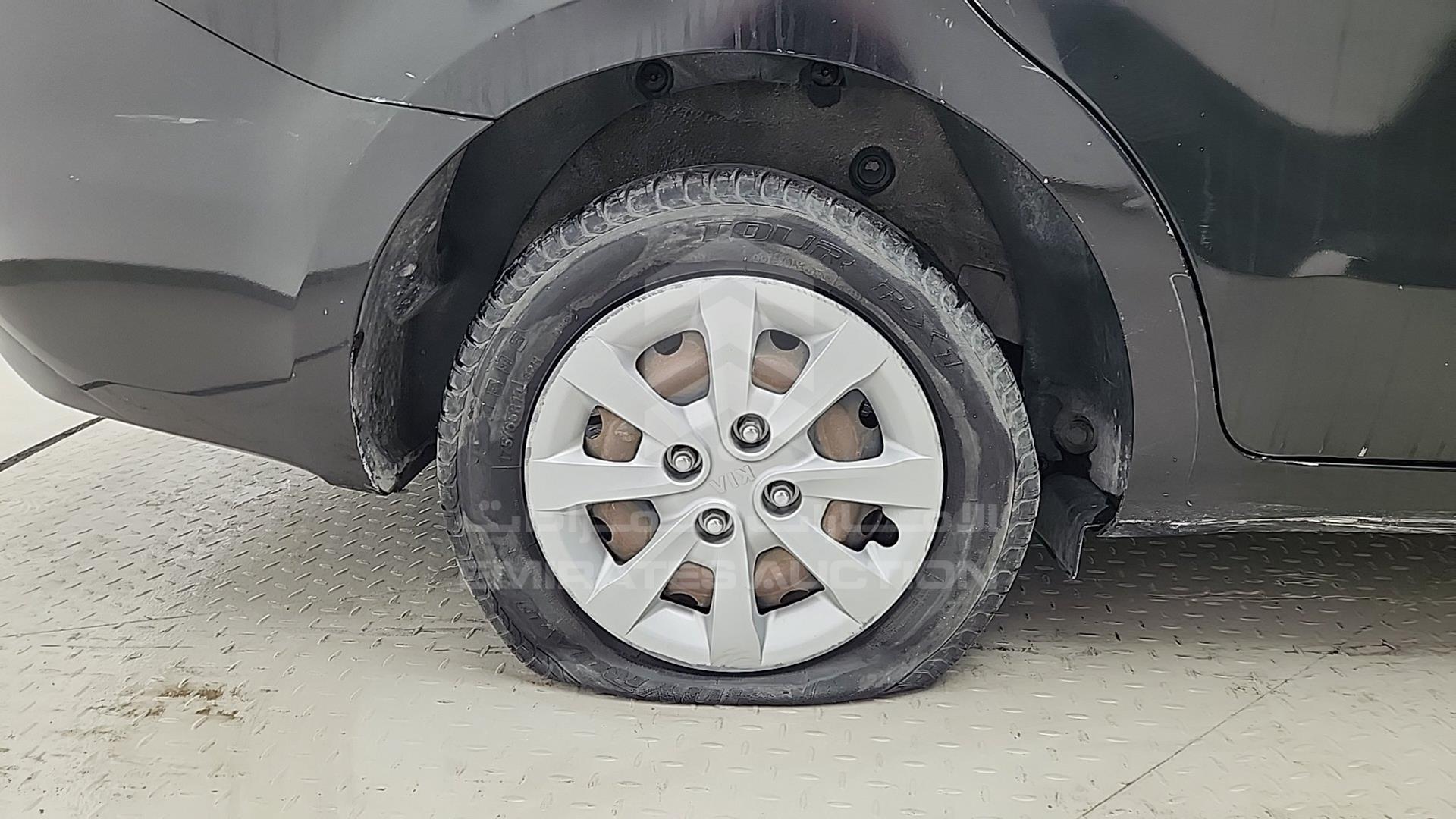 2015 KIA RIO VIN: KNADN4125F6440051