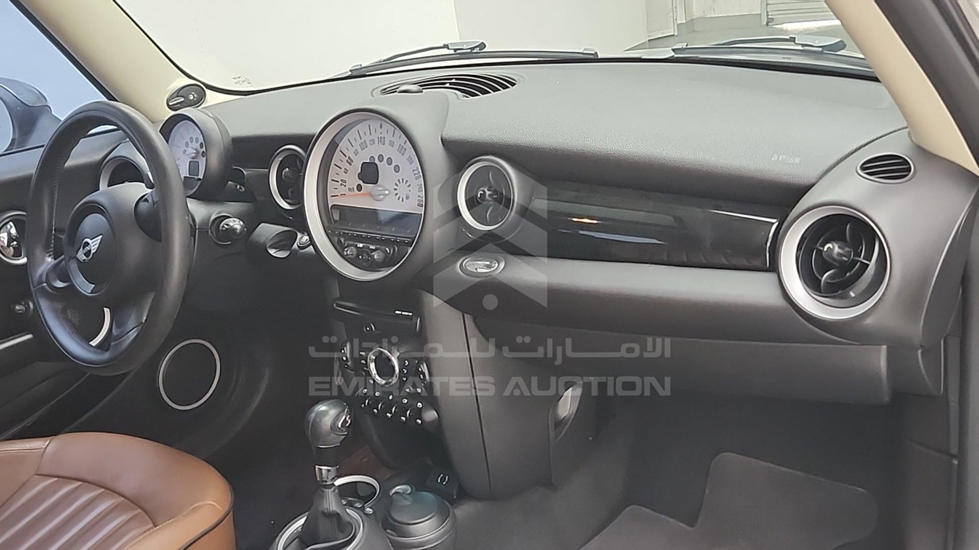 2014 MINI COOPER S VIN: WMWSV31060T648710