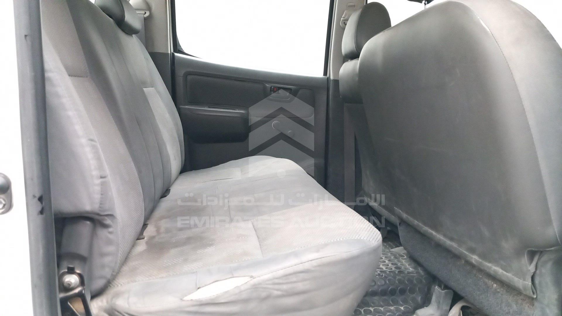 2013 TOYOTA HILUX VIN: MR0FX22G6D1360368