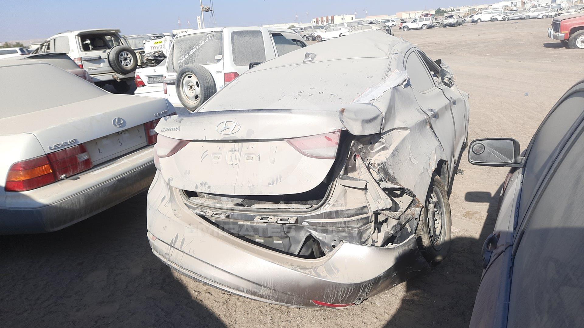 2016 HYUNDAI ELANTRA VIN: 5NPDH4AE3GH700023