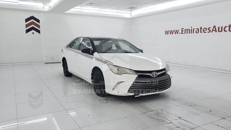 6T1BF9FK0HX697032 Auction: EmiratesAuction Lot: 404487 6T1BF9FK0HX697032 Toyota Camry 2017 WHITE Photo 9