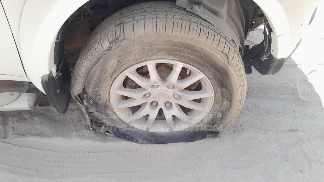 2009 Mitsubishi Pajero — Front Right Tyre — Photo 29
