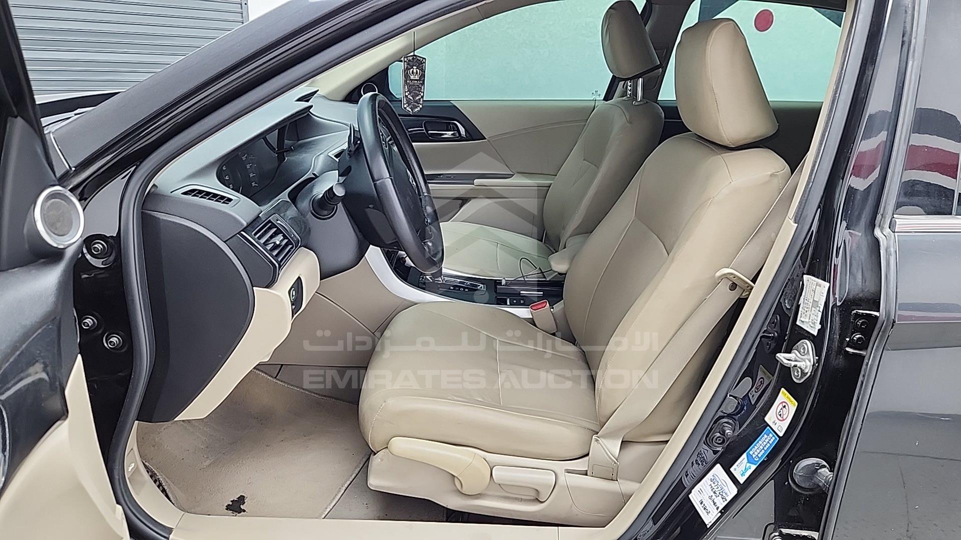 2016 HONDA ACCORD VIN: LUCCR2646G3408144