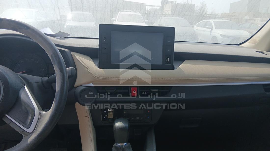 تويوتا ياريس 2023 — نظم الترفيه وكاميرا المراقبة والملاحة — صورة 16