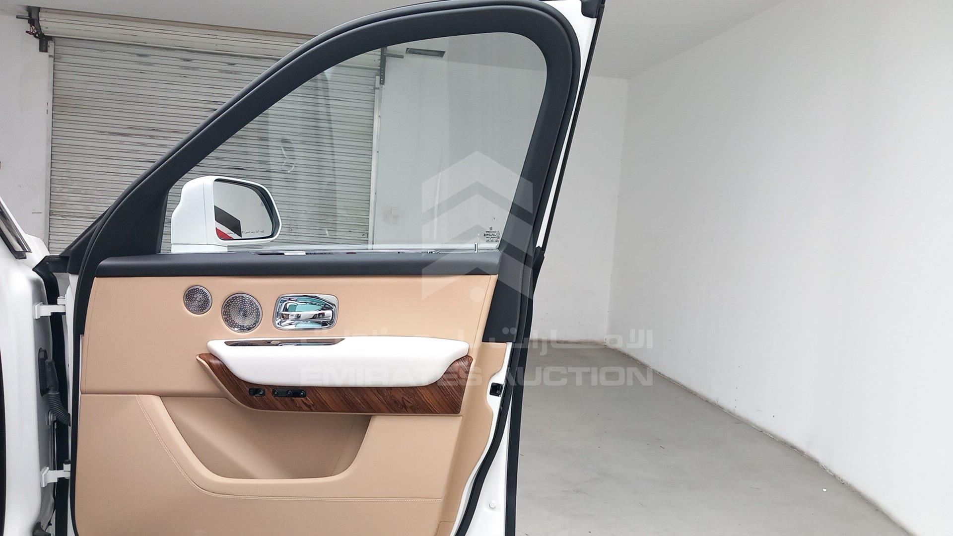 2020 ROLLS-ROYCE CULLINAN VIN: SLATV4A06LU111161