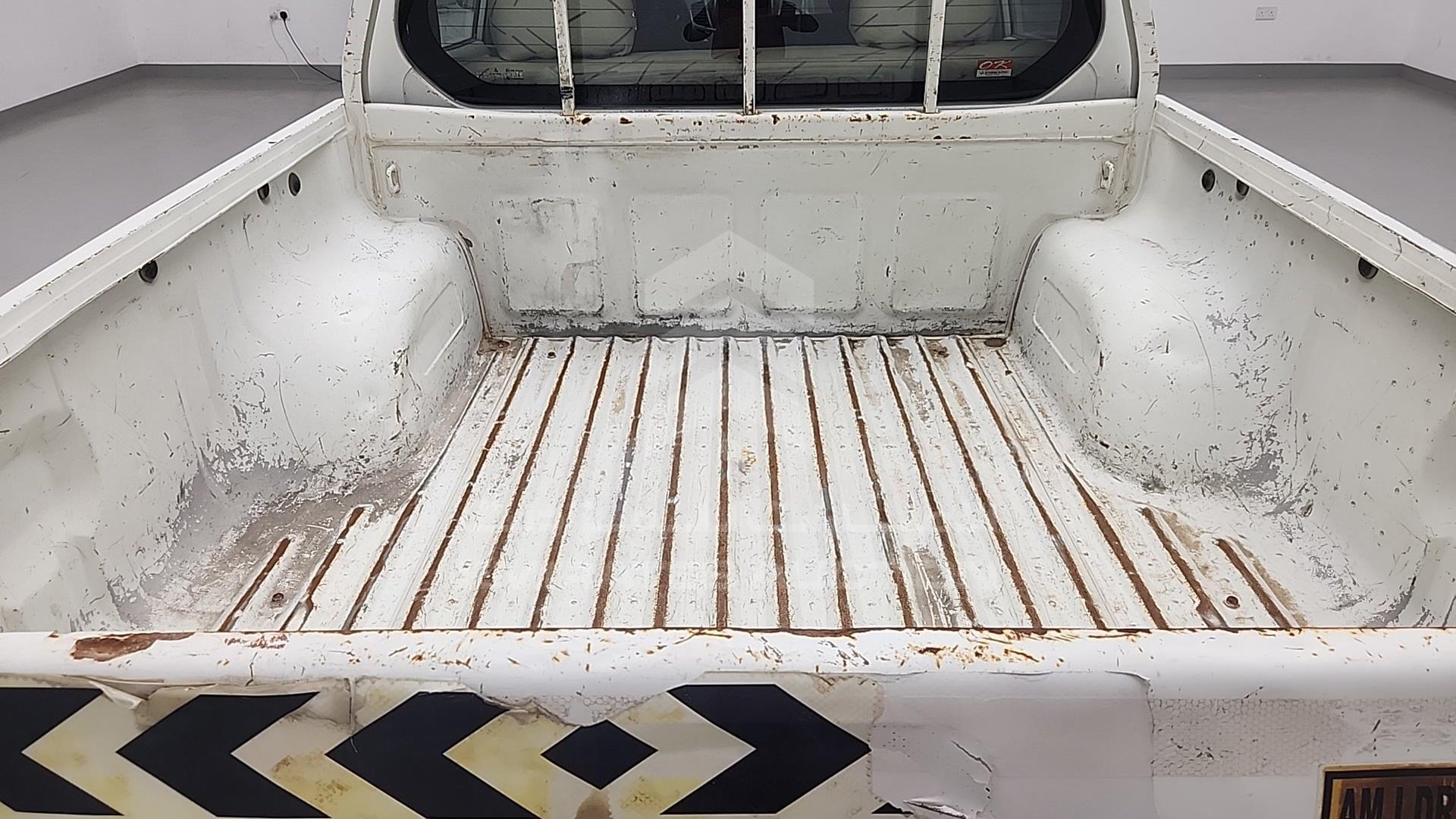 2011 MITSUBISHI L 200 VIN: MMBJNKA50BD020626