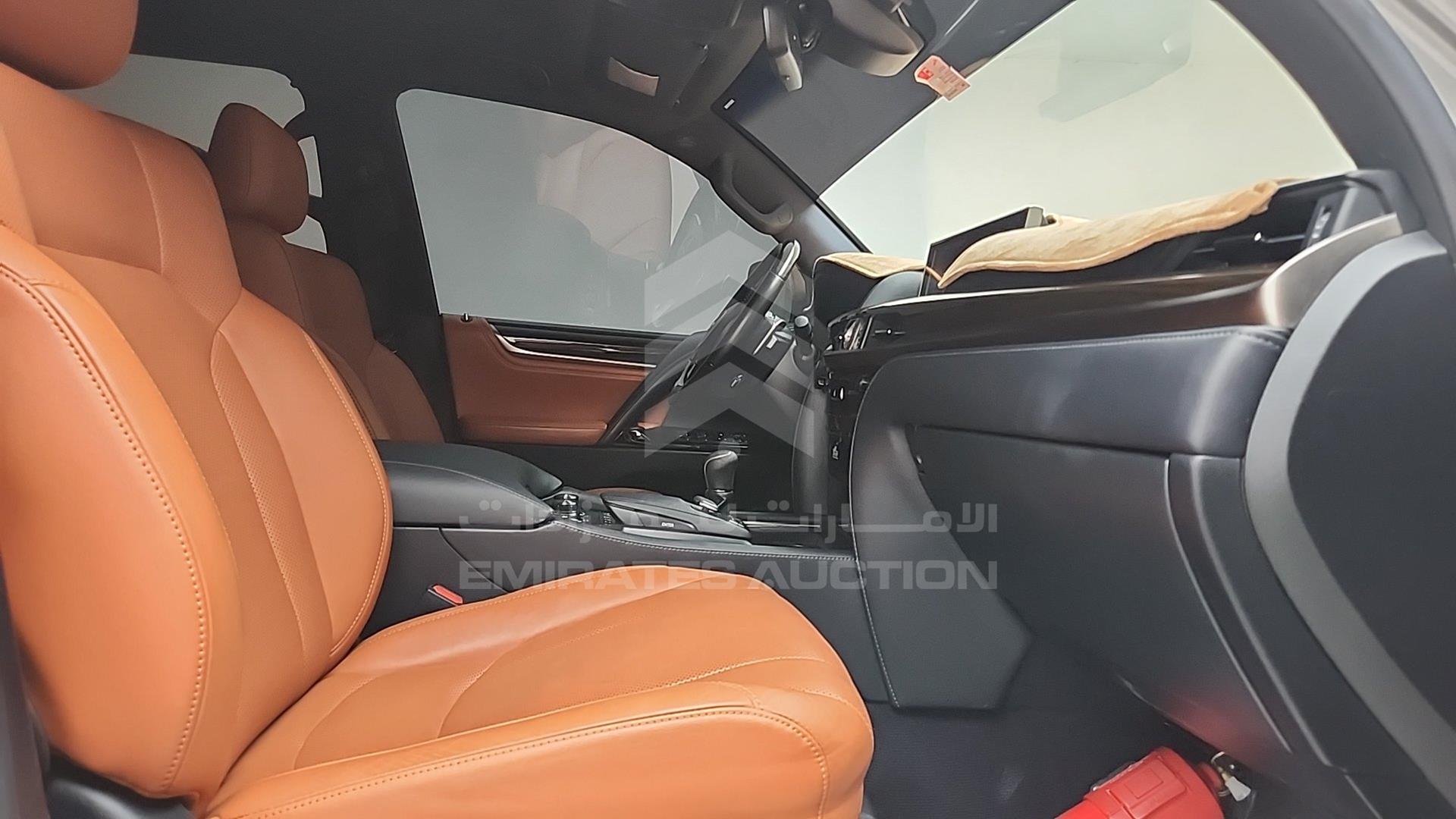 2018 LEXUS LX 570 VIN: JTJHY00W2J4259693